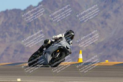 media/Oct-01-2023-SoCal Trackdays (Sun) [[4c570cc352]]/Turn 9 Set 1 (950am)/